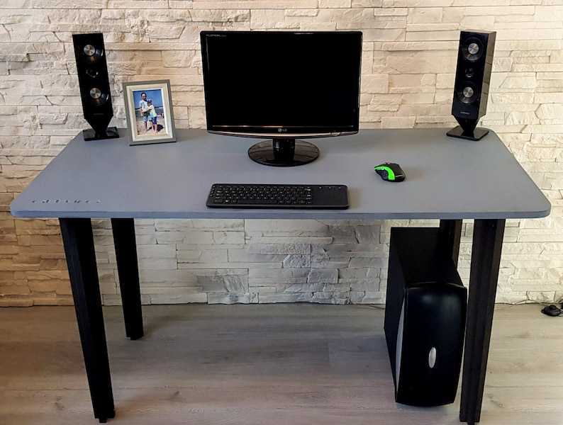 2023 Popular Black Metal Gaming Desks