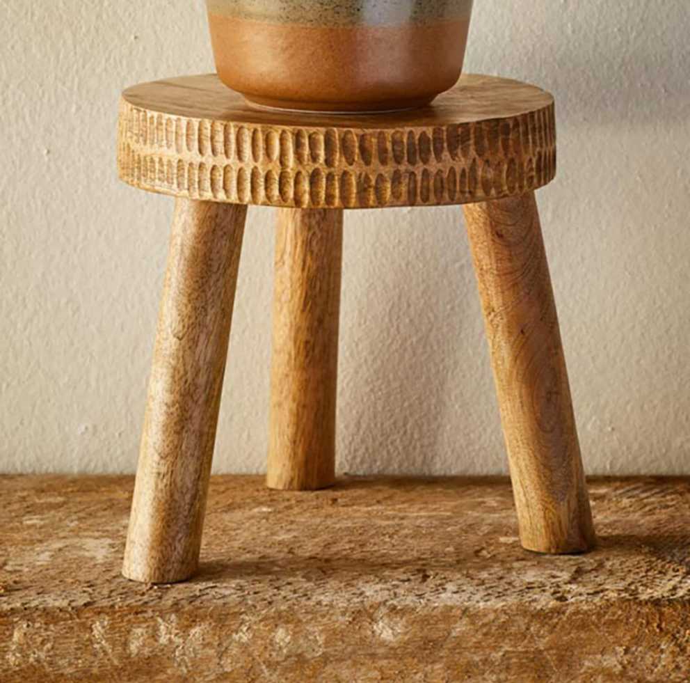 Featured Image of Carved Plant Stands