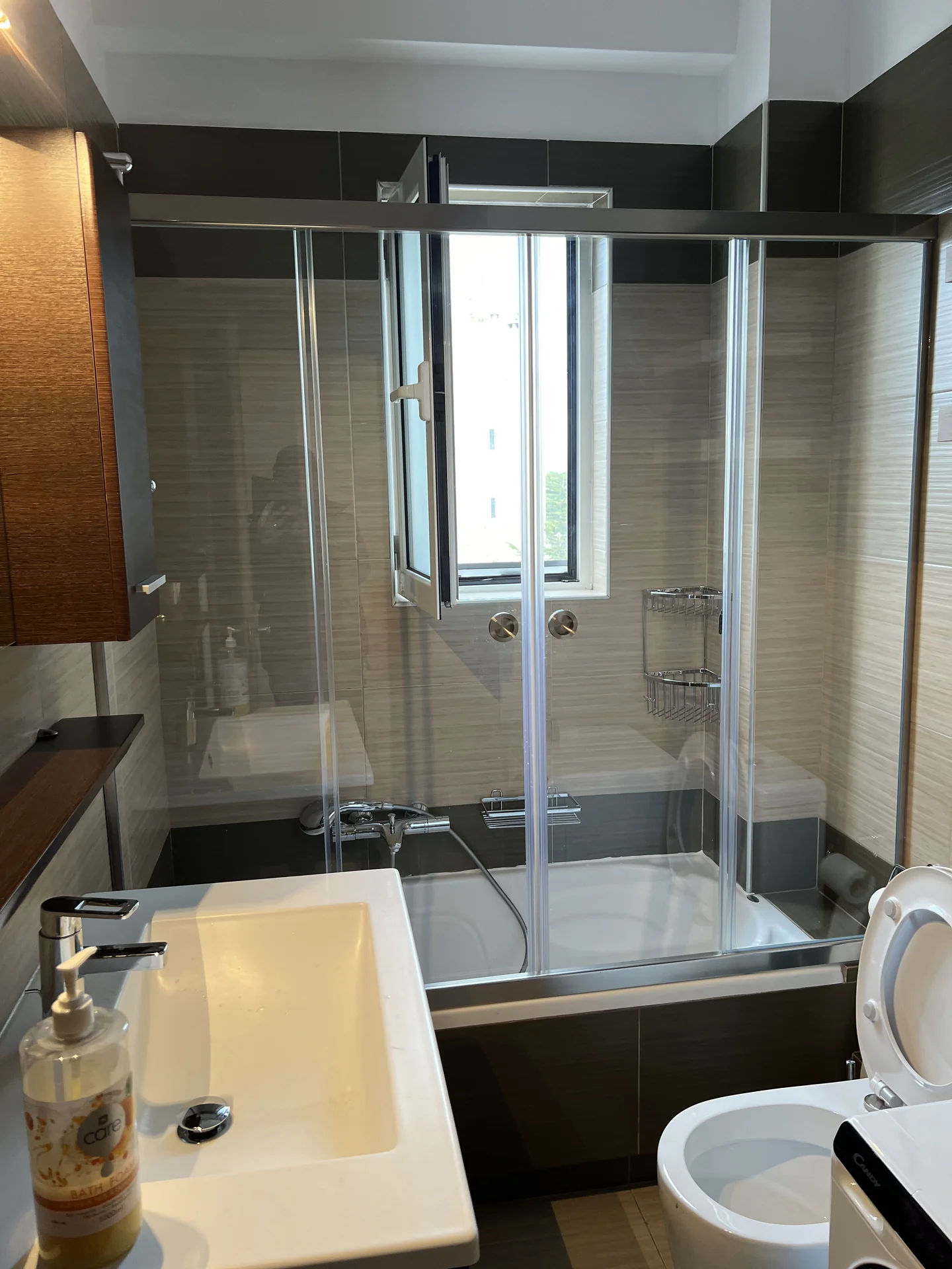 Ντουζιέρες 4