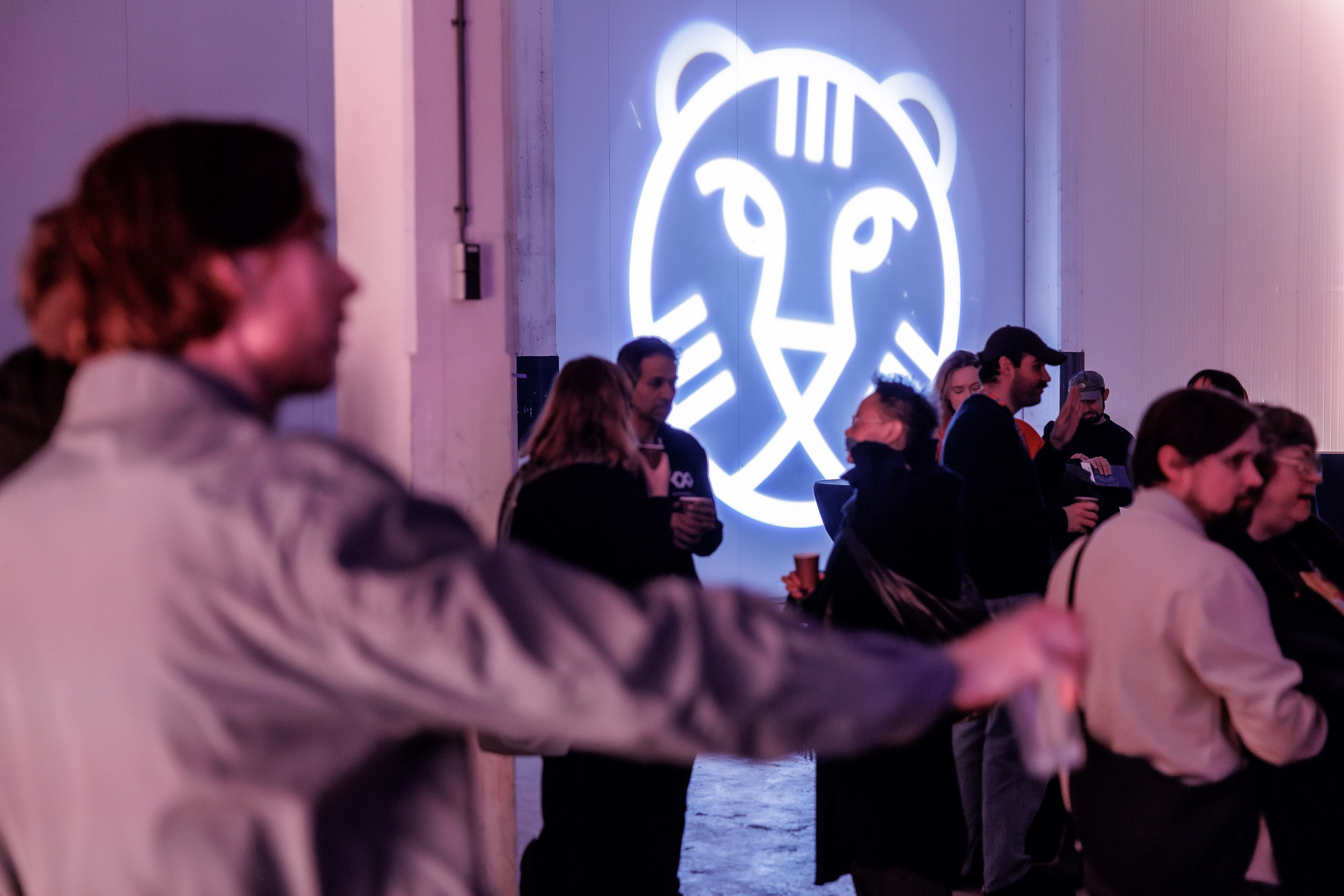 Netwerkmoment voor het IFFR-logo tijdens CIIIC ADRIE op het IFFR