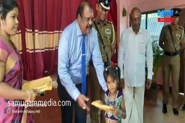 பெற்றோர்கள் தொலைக்காட்சி சீரியல்களில் மூழ்கி இருக்காது மாணவர்களின் கல்விக்காக அர்ப்பணியுங்கள்- கணேசநாதன் வேண்டுகோள்! 