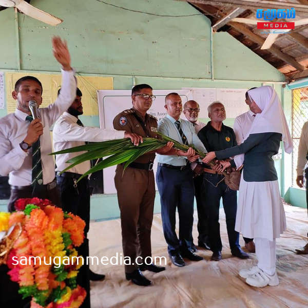 அகில இலங்கை வாலிபர் பேரவையின்  ஏற்பாட்டில் தென்னங்கன்றுகள் விநியோகம்! 