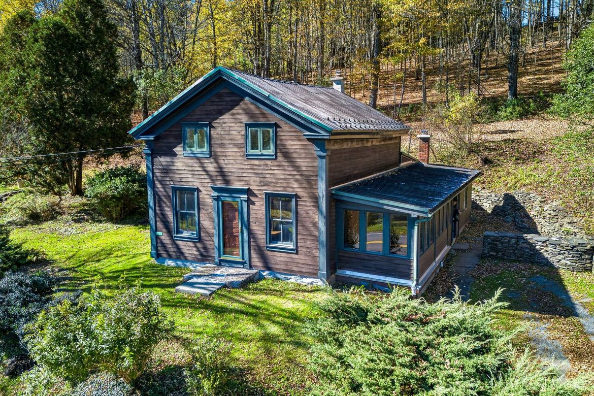 737 Charlotte Valley Rd