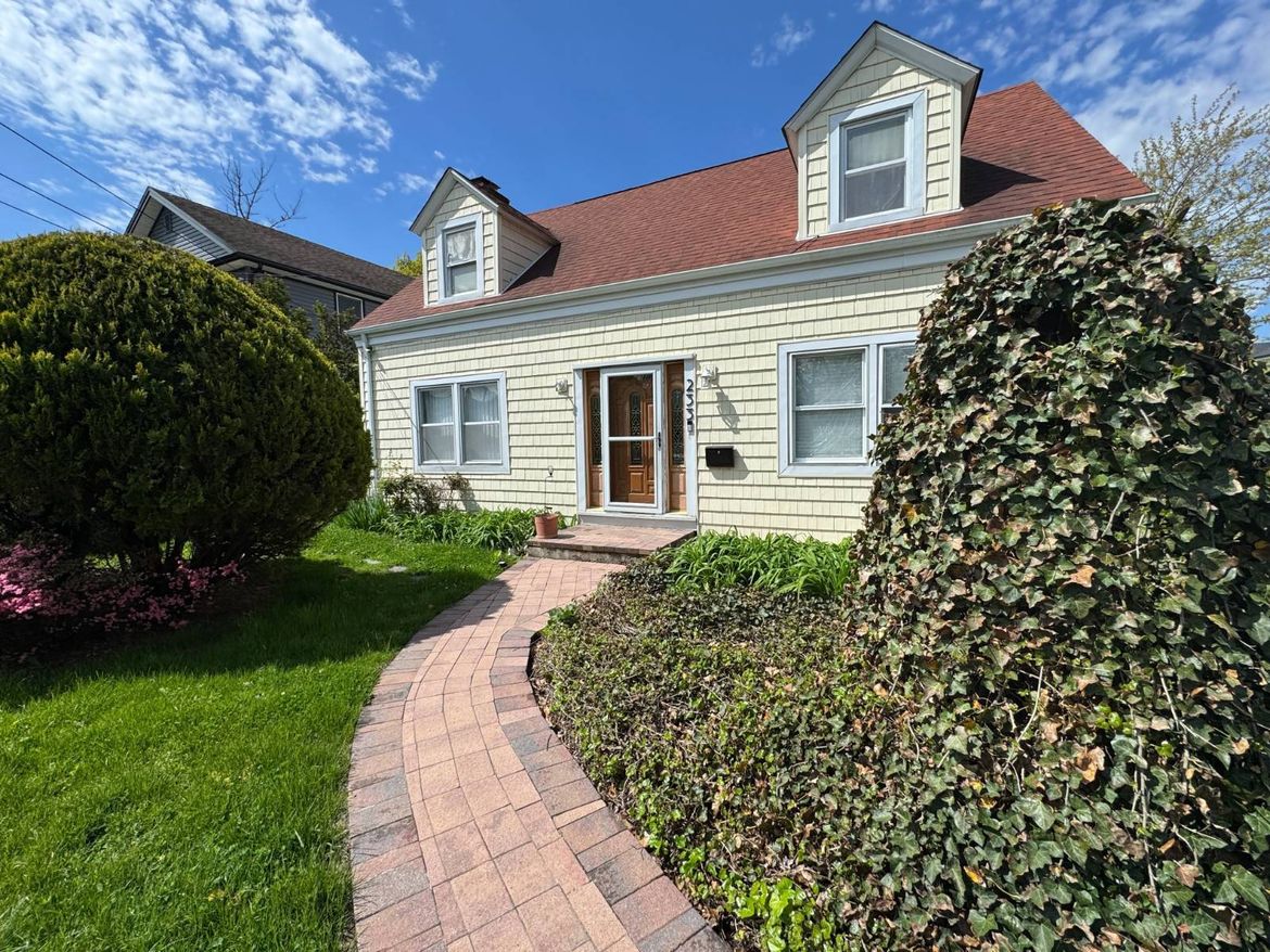 233 Rockaway Tpke