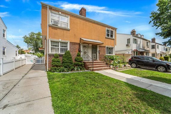 152-15 11th Ave