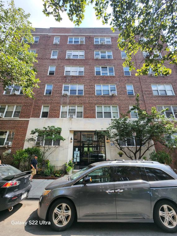 35-21 79st, #1L