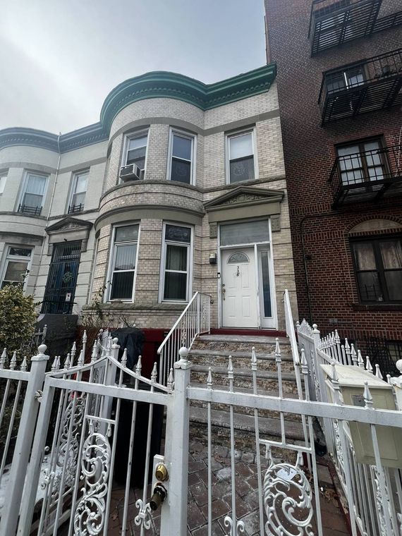 338 East 22 Street