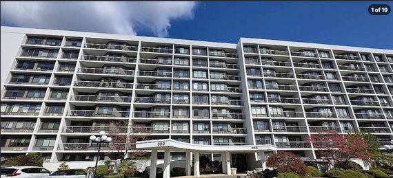 300 High Point Dr., #614