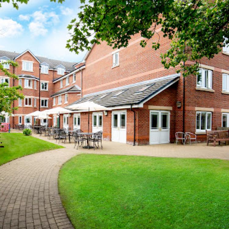Southport Care With Nursing - Find & Compare Care With Nursing