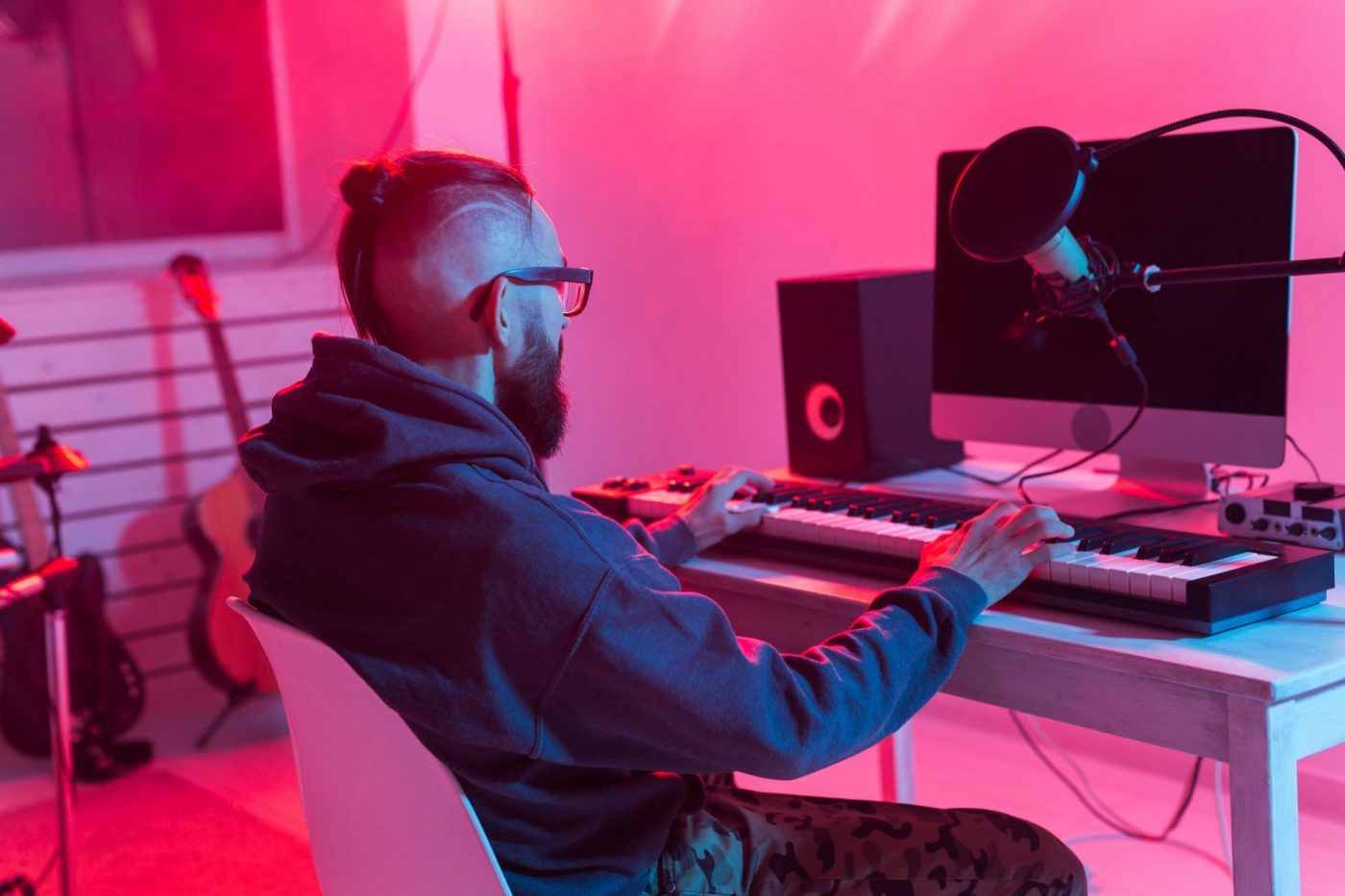 Ghost producer SkillsUni studio