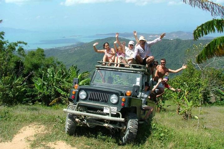 A fun trip on 4X4 ex-military jeep