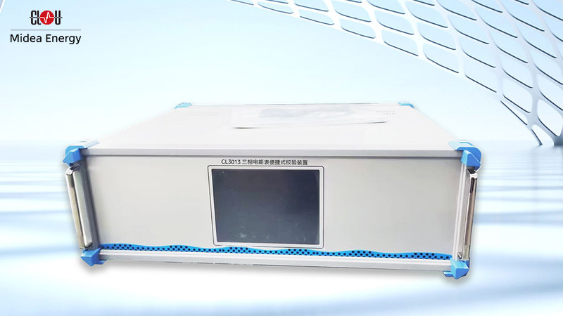 Dispositivo portátil de verificación para medidores trifásicos de energía eléctrica CL3013