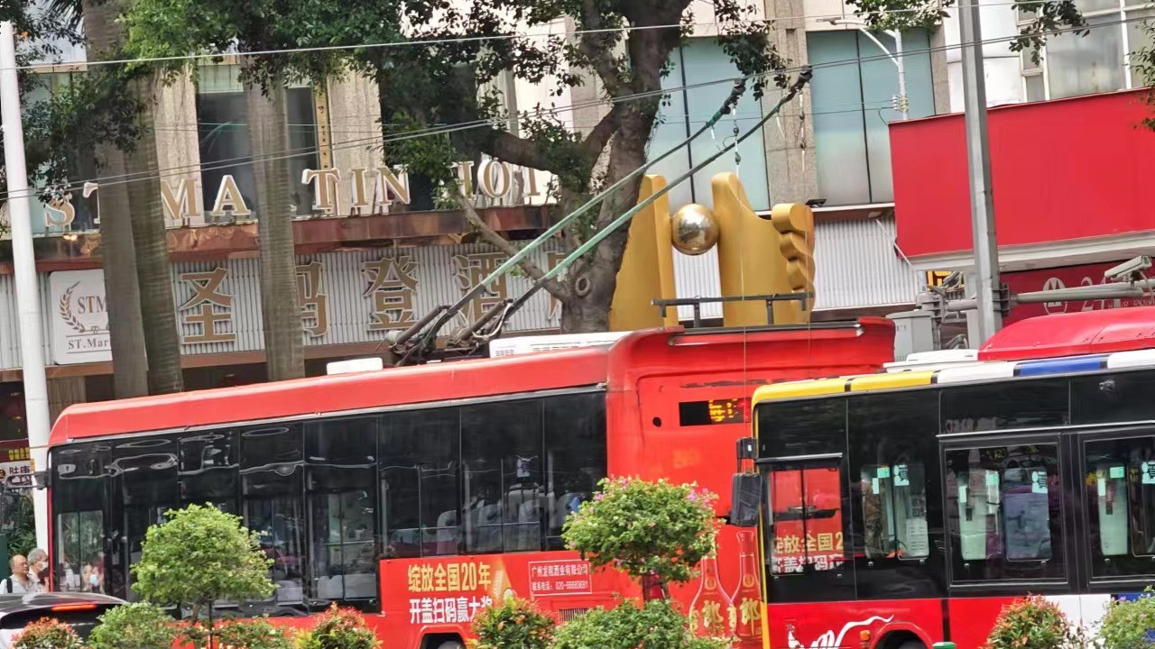 Trolleybuses in the ancient Guangzhou Yuexiu district (credit Situ Ting)