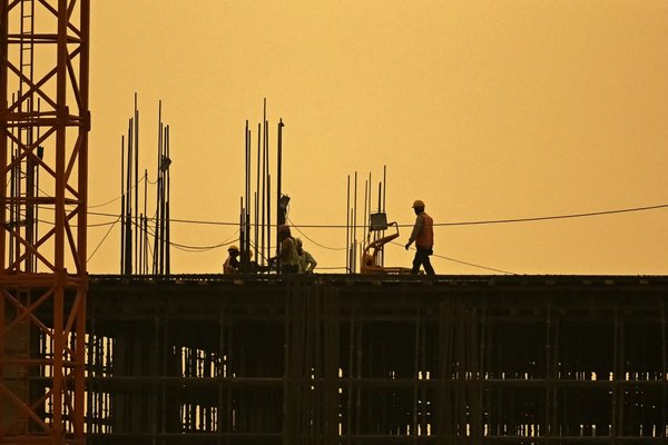 Construction workers are cashing in on the AI boom
