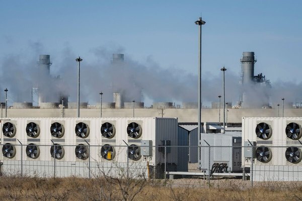 Tech Giants Javolize Net-Zero Goals Amid AI Energy Surge