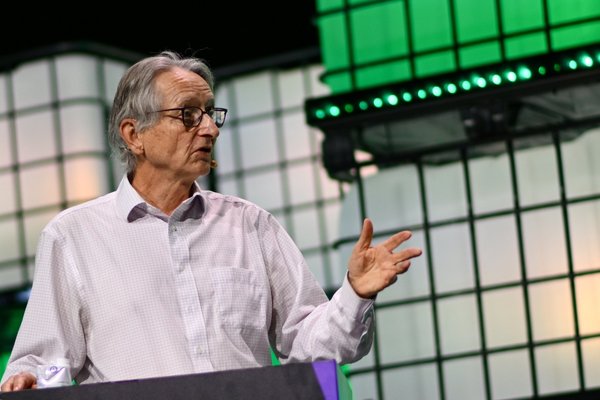 AI Revolution Risks Millions of Jobs but Boosts Corporate Profits Fast