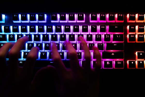 These AI Scams All Have Red Flags. Heres How to Spot Them