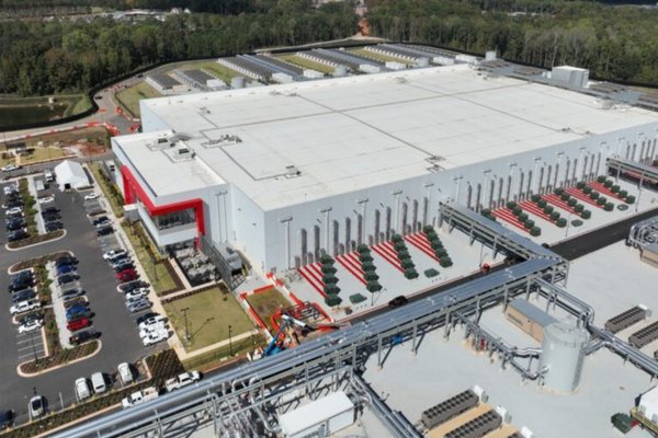  Microsoft unveils its first AI superfactory - heres what the future of computing will really look like 