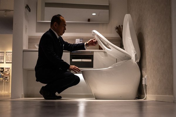 The AI Bubble Has Become So Surreal That Its Now Propping Up the Toilet Industry