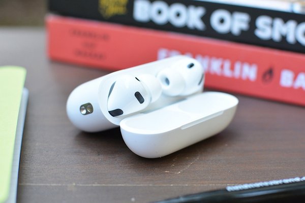 How to use AirPods to control your iPhone camera