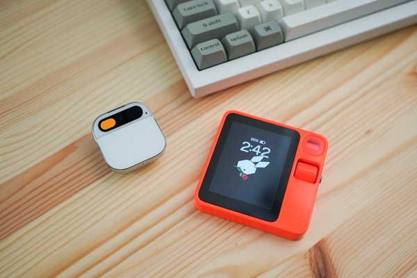 Sam Altman and Jony Ives Bold Mission to Dethrone the iPhone with AI-Powered Gadgets