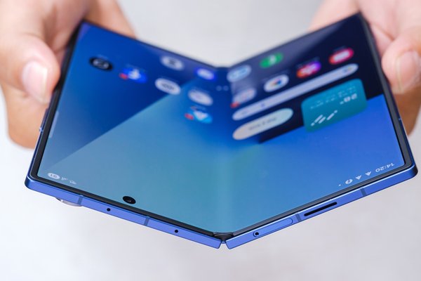 Why Dont TV Manufacturers Use AMOLED Screens?