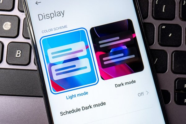 Android 16 QPR2 Beta: Force Dark Mode & Auto-Themed Icons Revolutionize UI