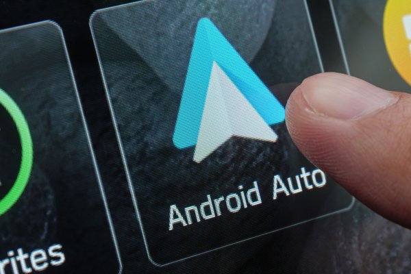 Heres Why Android Auto Is Killing Your Phone Battery