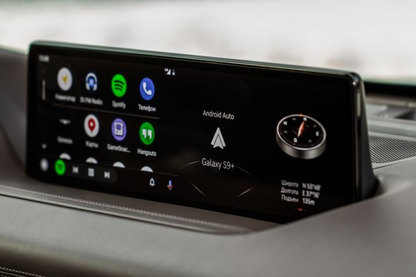 Android Auto vs Apple CarPlay: What features set them apart