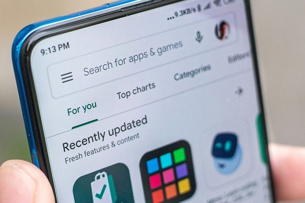Androids background data habit is now written into Google Plays fine print