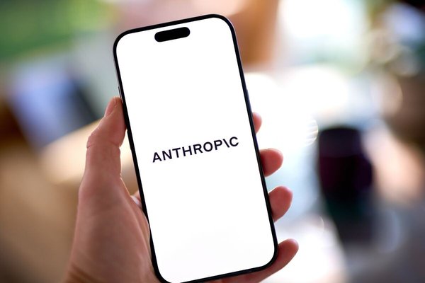 Anthropic to Pay $1.5B in Landmark Copyright Settlement Over Pirated Book Downloads