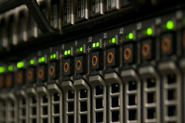 Apple planning to sell AI servers powered by M8 Ultra chips, says report