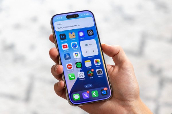 Looks Like Apple Cant Quite Figure Out AI Gadgets Either