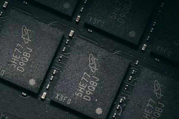 Apple is reportedly exploring a Chinese memory supplier, and its politically loaded
