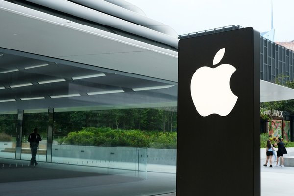 Apples Foldable iPhone Might Be Delayed Till 2027, Report Claims
