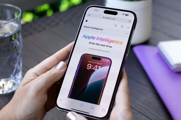 An iOS 26 Bug Is Stopping Some iPhone 17 Users From Downloading Apple Intelligence