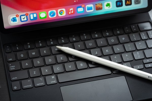 What Makes The Apple Pencil So Expensive?