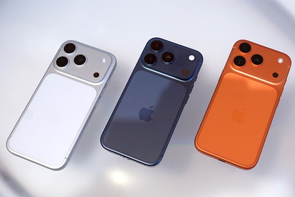 Apple Shakes Up Oversight of Product Design Ahead of CEO Change