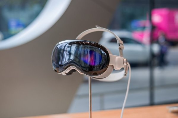 Apple Vision Pro suffered from indecisive leadership  heres how it could change