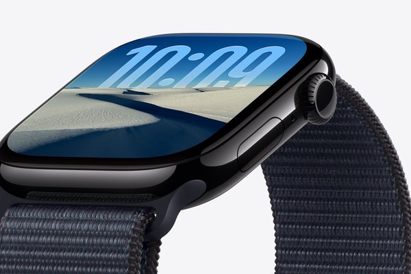 Apple Watch Series 11 vs Apple Watch SE 3: Which should you buy this holiday season?