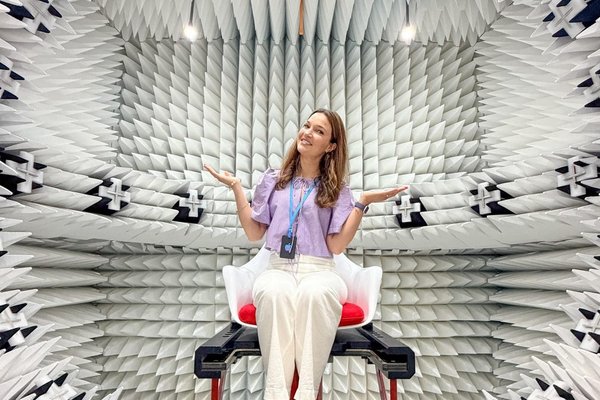 Inside Apples Revolutionary Testing Labs: How the Apple Watch Ensures Peak Bluetooth, Wi-Fi, 5G, and Satellite Performance