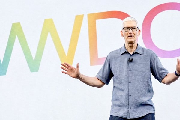 iPhone Fold or twist? Our burning questions for Apples WWDC 2026