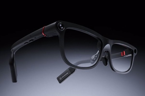 These AR smart glasses do more than just live translation
