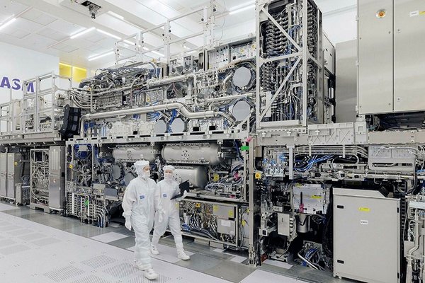  ASML invests $1.5 billion in OpenAIs European rival Mistral AI to accelerate future chip design 