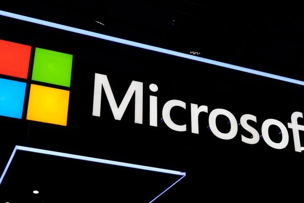 Microsoft surprises with its first server Linux distribution: Azure Linux 4.0