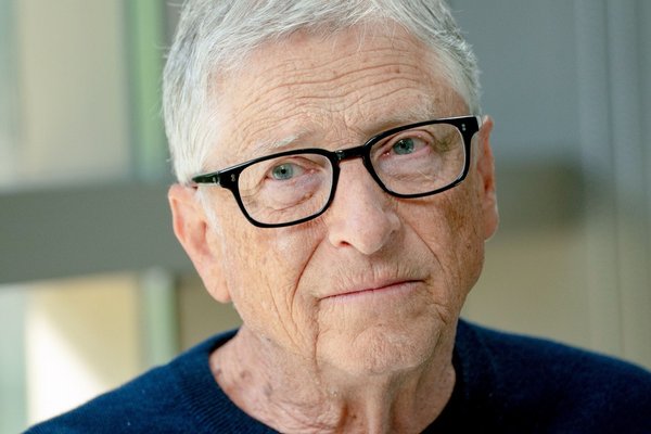  Bill Gates warns there is no upper limit to AI, predicting it will surpass human levels without hitting a plateau  and it could even be weaponized in the future 