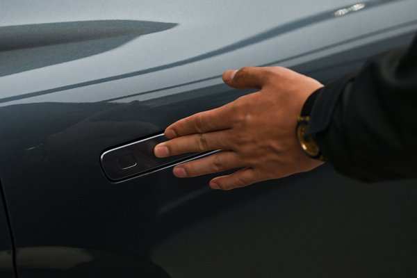  Experts warn 2.2 million cars could be at risk of hijacking via Bluetooth 