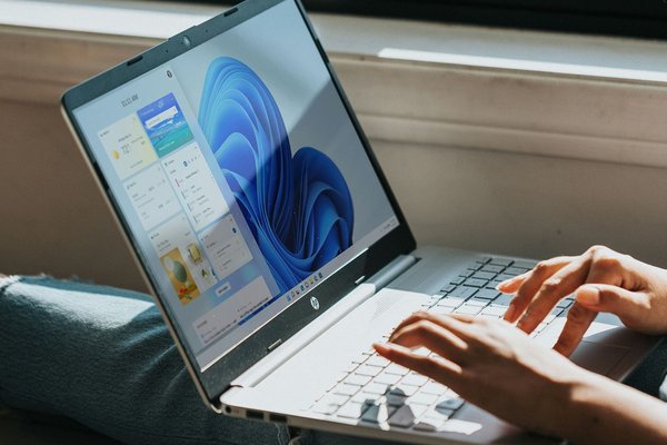  China is finally pulling Windows 10 from government machines  and says thats ahead of schedule 