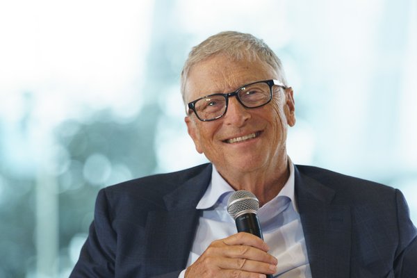  Bill Gates says AI will replace humans for most things  but coding will remain a 100% human profession centuries later 