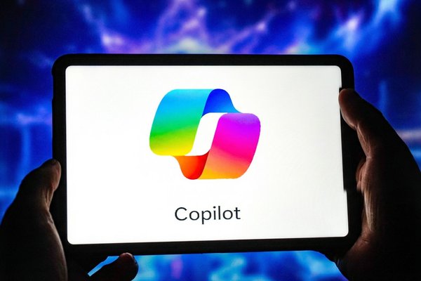  Microsoft crowns Copilot king of productivity on Windows 11  but reports suggest no one is actually using it 